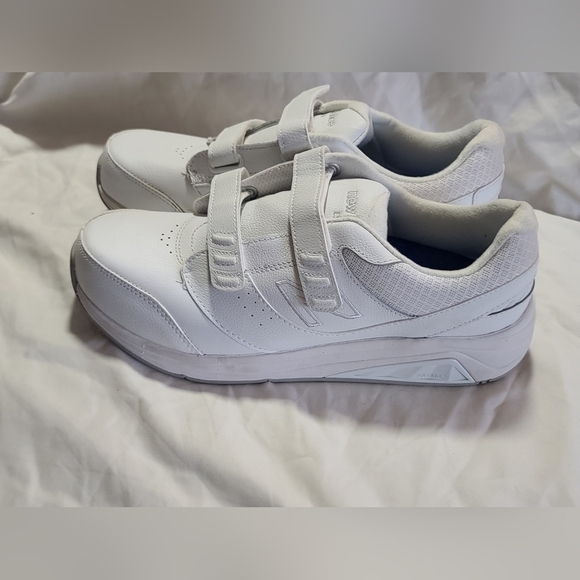 New Balance Orthodontic style shoe 938v3 size 11 - Picture 6 of 12